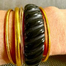 bracelet-jade-noir-porté