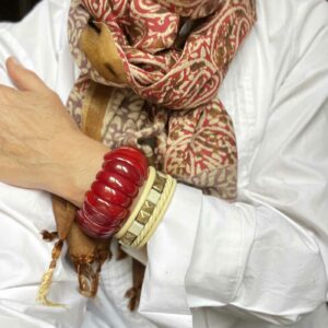 foulard-dilli-rouge-bracelet-fantasia-rouge-portés