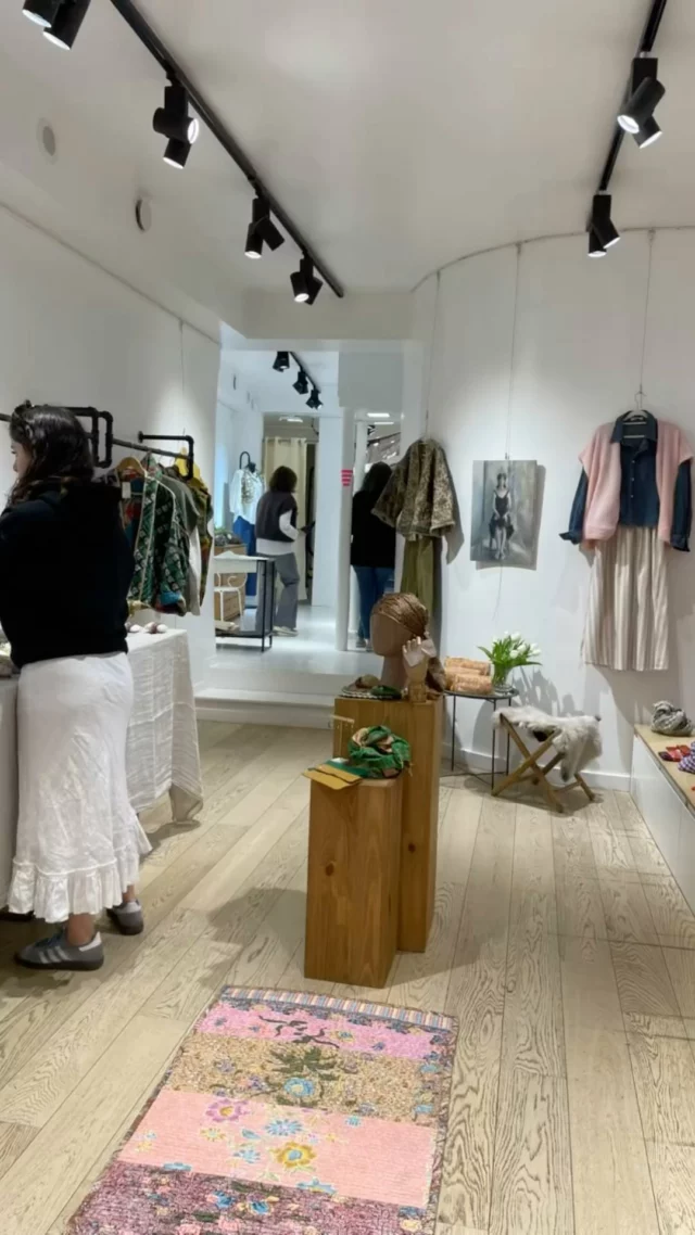 Jusqu’au 13 avril 11h19h au 8, rue des ciseaux, 6ème Paris.